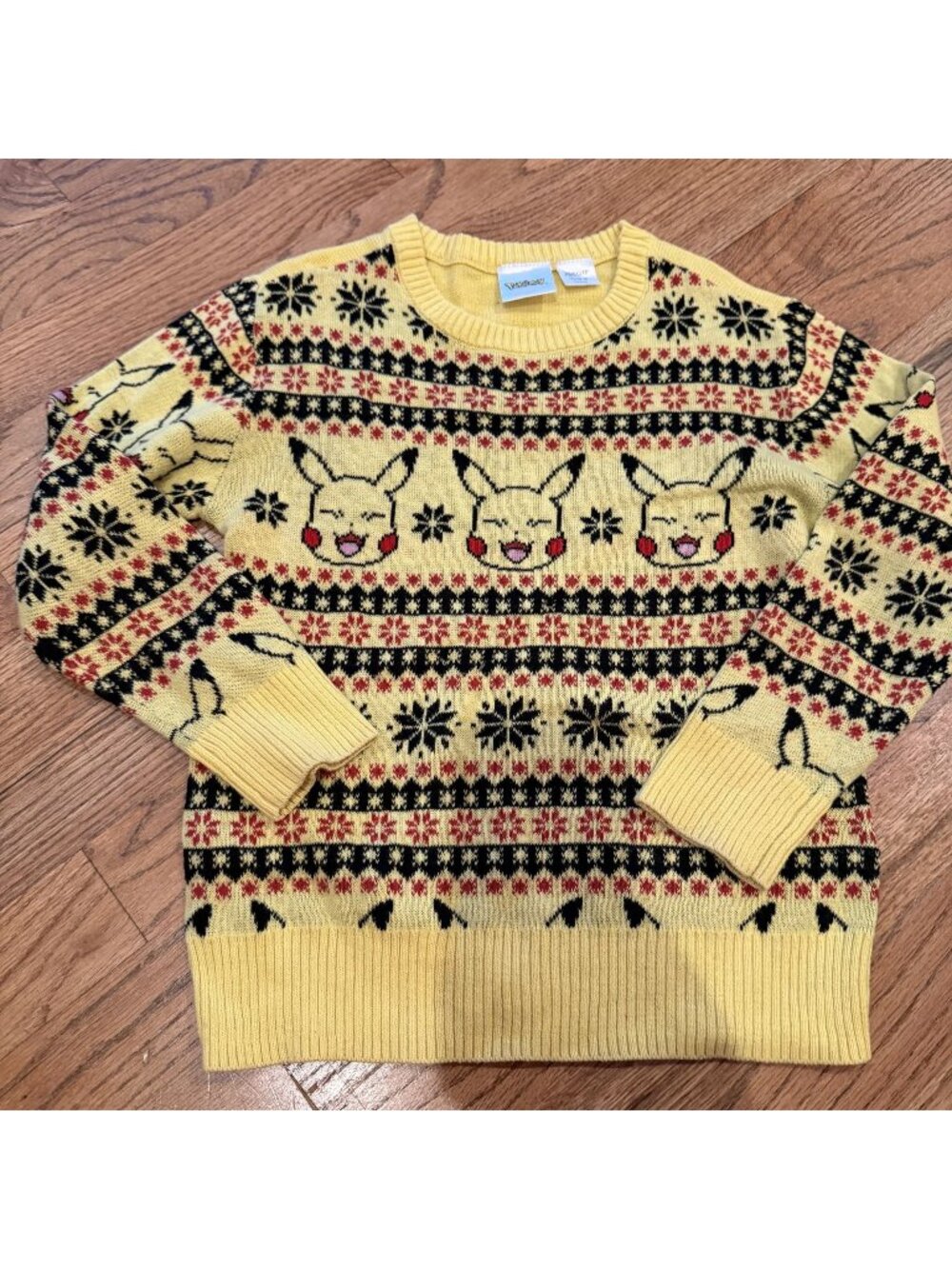 Pokemon Boys Yellow XS 4/5 Sweater